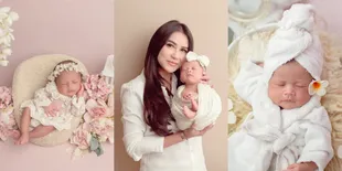 Nambah Buah Hati, 10 Potret Newborn Photoshoot Baby Vio Anak Angkat Bebizie - Gemas Bak Boneka Hidup