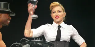 Nggak Bisa Dipercaya, Ini Bukti Madonna Tetap Hot di Usia Tua!