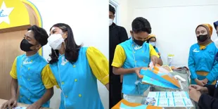 Nggak Leha-Leha Setelah Jadi Anak Ruben Onsu, Ini Potret Betrand Peto Bantu Jualan Kue