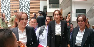 Nikita Mirzani Jadi Tersangka, Potret Isa Zega Bersorak Gembira: Tabarakallah!