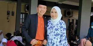 Nikmati Masa Tua, Intip Potret Kebersamaan Ayah Rozak dan Umi Kalsum - Sudah Nggak Sabar Momong Cucu Kedua