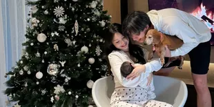 Nita Vior dan Vincent Kosasih Rayakan Natal Perdana Sebagai Orangtua