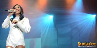 Nuansa Jazz Campur Hip Hop Suguhan Agnes Monica