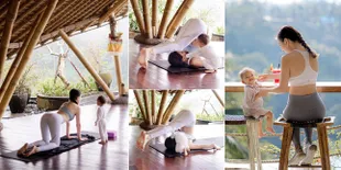 Pamer Body Goals, Ini 8 Potret Shandy Aulia yang Sempat Digangguin Baby Claire Saat Yoga