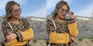 Pancarkan Kecantikan, Deretan Foto Ayu Ting Ting Berpose di Bukit 'HOLLYWOOD': Pamer Gaya On Point Bak Bintang Internasional