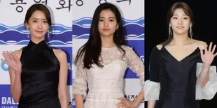 Parade Seleb Bergaun Cantik di Red Carpet Blue Dragon Awards 2017