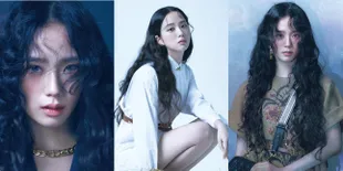 Paripurna Banget! 11 Foto Jisoo BLACKPINK Pamer Visual  Kece dengan Rambut Curly dan Outfit 'DIOR' Lewat Majalah W Korea