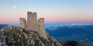 Pemerintah Italia Berikan Kastil Dengan Cuma-Cuma! Ini Syaratnya