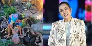 Penampilan di Luar Panggung Beda Drastis, Simak 8 Potret Sederhana Soimah Saat Ngurus Kolam Ikan