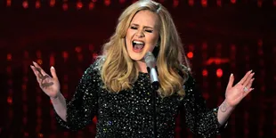Penampilan Mengejutkan Adele Dengan Wajah Tanpa Make-Up