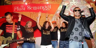 Penampilan Nidji Bersama Dengan Sutradara dan Pemain Film YASMINE