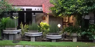 Penuh Kenangan, Intip Potret Rumah Masa Kecil Maia Estianty di Surabaya - Sederhana & Nyaman Banget