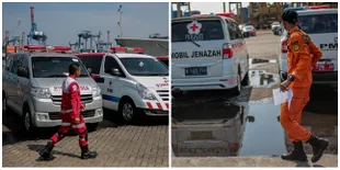 Permudah Evakuasi, Deretan Ambulans Disiagakan di Tanjung Priok