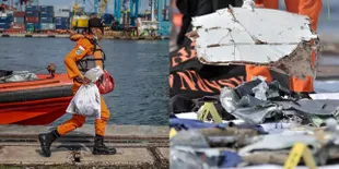 Petugas Basarnas Temukan Barang - Serpihan Pesawat Lion Air JT610