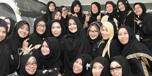 Pipik Dian Irawati Gelar Peringatan Setahun Kematian Uje