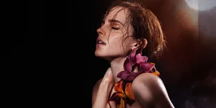 Pose Hot - Foto Topless Emma Watson Beredar