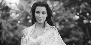 Pose Seksi Kim Kardashian Untuk Majalah Do Jour