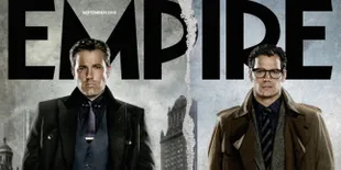 Poster-Poster 'BATMAN V SUPERMAN' Bikin Rivalitas Makin Panas!