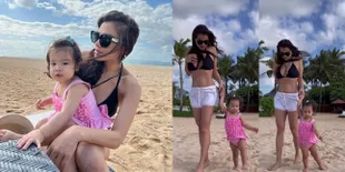 Potret Adinda Bakrie Hot Berbikini di Bali, Ibu 3 Anak Tapi Perutnya Ramping Abis Kayak Barbie