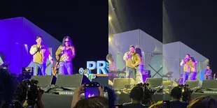 Potret Atiek CB Duet Bareng Ronny Sianturi Lagi, Hangat Peluk Cium di Panggung - Akur Meski Sudah Cerai