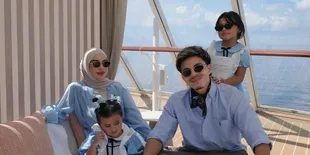 Potret Aurel dan Atta Halilintar Liburan Mewah Disney Cruise, Ameena Azura Tampil Bak Princess