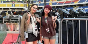 Potret Ayu Ting Ting dan Bilqis Nonton Konser BTS di Busan, Gayanya Kompak