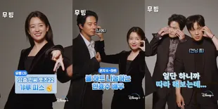 Potret Bintang Senior Drama 'MOVING' Diminta Pose Hits Masa Kini, Han Hyo Joo Jadi Gurunya