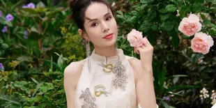 7 Potret Cantik Carman Lee, Pemeran Bibi Lung yang Punya Visual Awet Muda di Usia 59 Tahun
