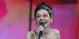 Potret Cantik Melly Lee di Konser Mega Bintang: Meet The Champions