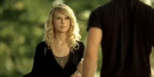 Potret Cantik Taylor Swift Sebagai 'Kembang Desa', Masih Ingat?