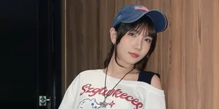 Potret Chantika DA7 Tetap Cantik Meski Tampil Kasual, Disebut Bak Member New Jeans