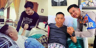 Potret Ega Prayudi Jenguk & Rawat Tukul Arwana, Tak Lupa Jasa Ayah Meski Kini Punya Jabatan Penting di Kepolisian