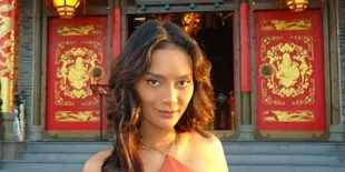 Potret Erika Carlina Berkunjung ke Rumah Sakit Jiwa, Disambut Antusias