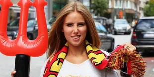 Potret Fans Tercantik di Piala Dunia 2014 - Dikontrak LOreal