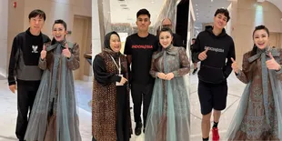 Potret Fitri Carlina Menyambut Garuda Muda di Doha - Foto Bareng Pelatih Shin Taeyong 
