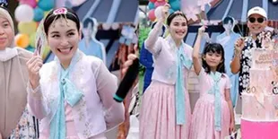 Potret Gaya Manis Ayu Ting Ting Pakai Hanbok di Pesta Kejutan Ultah, Ditemani Standee Member BTS dan Aktor Korea