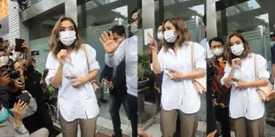 Potret Gisella Anastasia Hadiri Panggilan Polisi Terkait Video Panas, Sempat Hindari Media - Mata Sembab