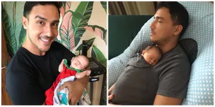 Potret Hamish Daud Saat Gendong Zalina, Hot Papa Banget!