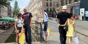 Potret Jennifer Coppen Asyik Jalan-Jalan Bareng Justin Hubner dan Kamari di Belanda