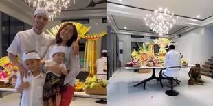 Potret Jessica Iskandar Gelar Upacara Adat Bali dalam Rangka Syukuran Rumah Barunya, Netizen Banyak yang Mencibir
