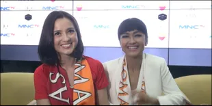 Potret Julia Perez & Julie Estelle Ucapkan Janji Untuk Timnas