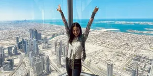Potret Liburan Raline Shah di Dubai, Keliling Resort Mewah Hingga Menikmati Senja di Gurun Pasir