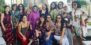 Potret Mayangsari Arisan Bareng Gank Kepompong, Penuh Bunga - Santai Tanpa Masker