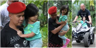 Potret Mesra Dhani dan Safeea, Bapak Anak Ini Memang Bikin Iri!