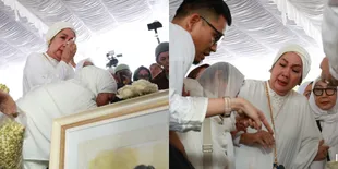 Potret Petty Tunjungsari Anak Titiek Puspa Menangis Pilu di Makam Mendiang Ibunya, Sampai Meratap