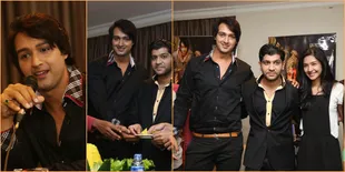 Potret Saurabh Raj Jain Potong Tumpeng Film 'CHECK IN BANGKOK'