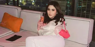 Potret Selebgram Ayu Aulia Lepas Hijab Usai Putus dari Zikri Daulay, Pamer Gebetan Baru