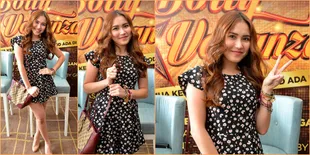 Potret Senyum Cerah Ayu Ting Ting, Pamer Gelang Pemberian Shaheer