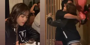 Potret Thariq Halilintar Beri Kejutan Buat Fuji Setelah Keluar Karantina, Dapat Pelukan dan Disuapin Kue Bikin Makin Ter-Thofu-Thofu