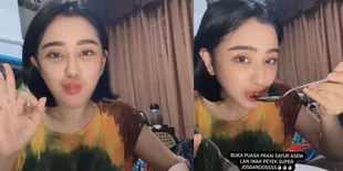 Potret Uut Permatasari Ungkap Menu Buka Puasa yang Sederhana, Sayur Asem Hingga Klepon - Tetap Cantik Saat Makan!